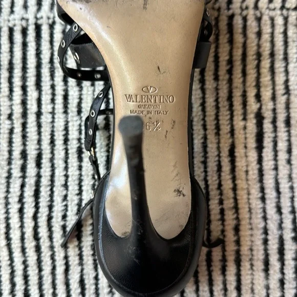 Valentino Garavani black genuine leather heels size 36.5 - Picture 3 of 4